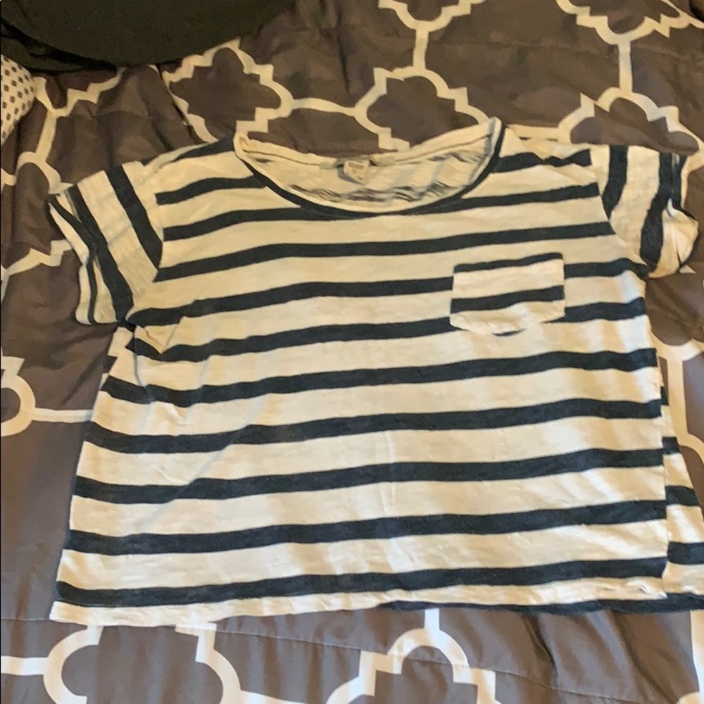 cropped striped shirt